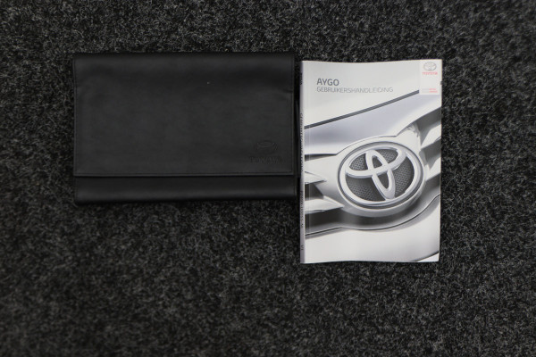 Toyota Aygo 1.0 VVT-i x-fun 5-Deurs, LED, Airco, Bluetooth, Elektr. Pakket