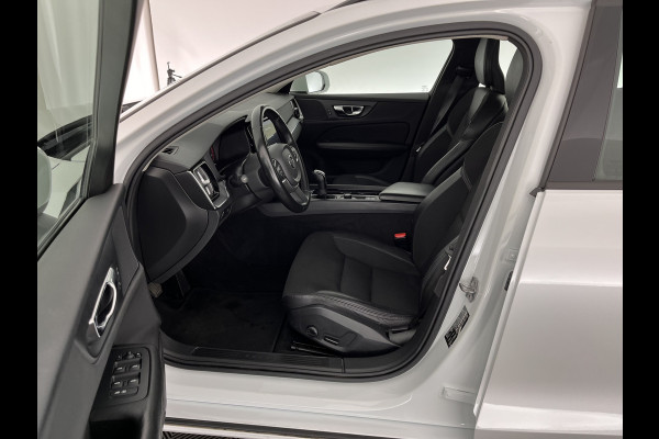 Volvo V60 2.0 D4 Momentum Maxton-Design *FULL-LED | LEATHER-MICROFIBRE | DIGI-COCKPIT | NAVI-FULLMAP | HEATED-COMFORTSEATS | ECC | PDC | CRUISE | LANE-ASSIST | CARPLAY | 20''ALU *