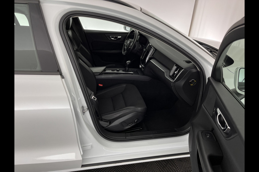 Volvo V60 2.0 D4 Momentum Maxton-Design *FULL-LED | LEATHER-MICROFIBRE | DIGI-COCKPIT | NAVI-FULLMAP | HEATED-COMFORTSEATS | ECC | PDC | CRUISE | LANE-ASSIST | CARPLAY | 20''ALU *