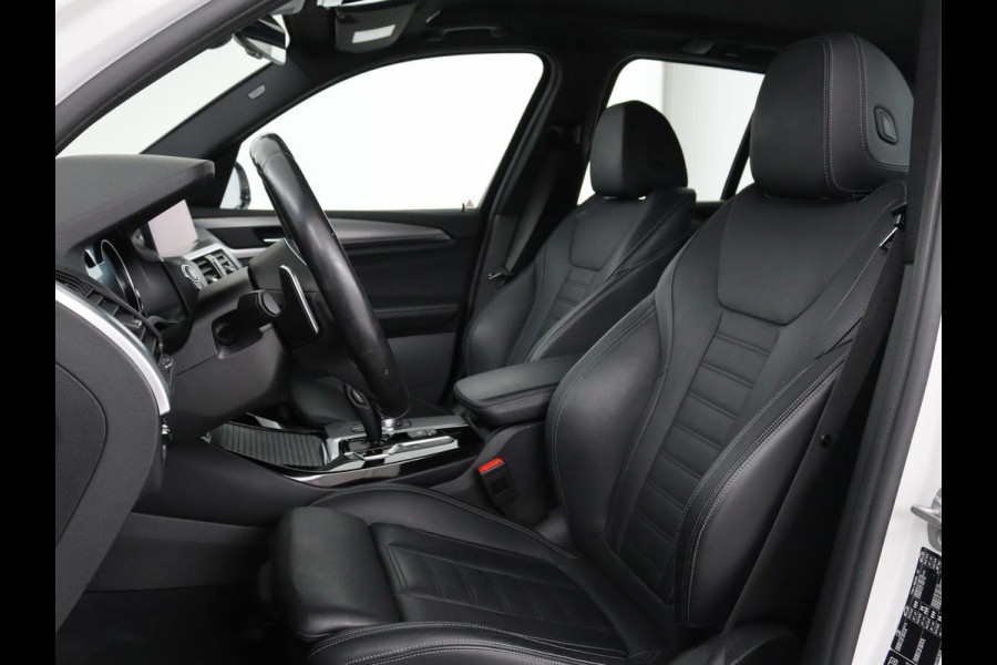 BMW X3 xDrive20i High Executive | M Sport | Leder | Stoelverwarming | Camera | Live Cockpit | Full LED | Sportstoelen | Navigatie | DAB