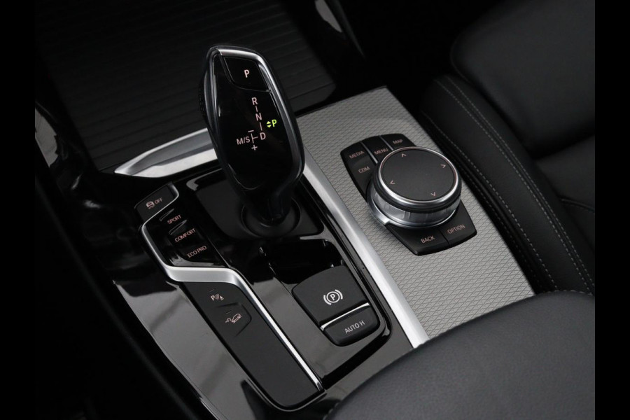 BMW X3 xDrive20i High Executive | M Sport | Leder | Stoelverwarming | Camera | Live Cockpit | Full LED | Sportstoelen | Navigatie | DAB