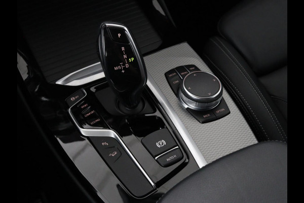 BMW X3 xDrive20i High Executive | M Sport | Leder | Stoelverwarming | Camera | Live Cockpit | Full LED | Sportstoelen | Navigatie | DAB