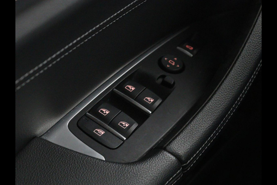 BMW X3 xDrive20i High Executive | M Sport | Leder | Stoelverwarming | Camera | Live Cockpit | Full LED | Sportstoelen | Navigatie | DAB