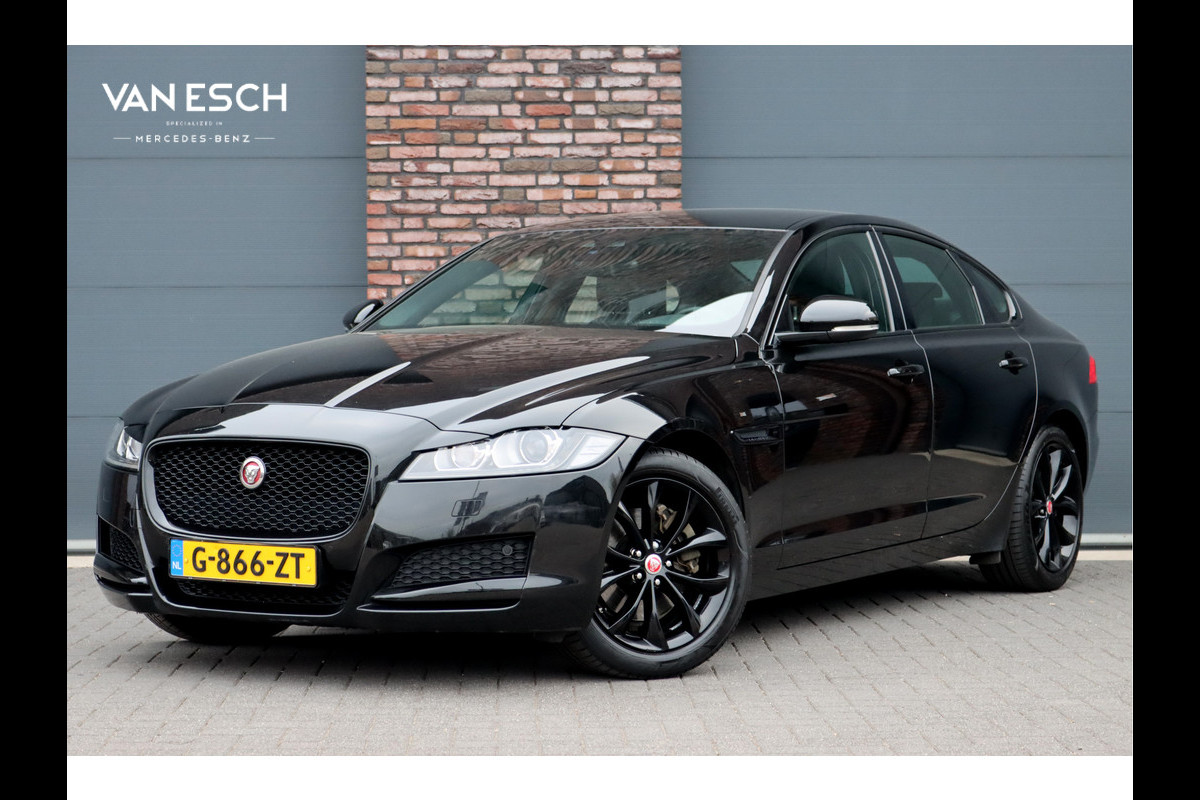 Jaguar XF 2.0t 250 PK Chequered Flag Aut8 | Stoelverwarming | Keyless Entry | Camera | DAB | Leder | Android Auto/Apple Carplay | Alcantara Hemel | Navigatie Pro | Jaguar XF 2.0t 250 PK Chequered Flag Aut8 | Stoelverwarming | Keyless Entry | Camera | DAB | Leder | Android Auto/Apple Carplay | Alcantara Hemel | Navigatie Pro |
