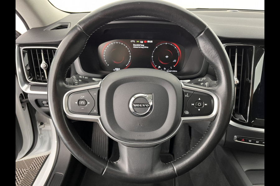 Volvo V60 2.0 D4 Momentum Maxton-Design *FULL-LED | LEATHER-MICROFIBRE | DIGI-COCKPIT | NAVI-FULLMAP | HEATED-COMFORTSEATS | ECC | PDC | CRUISE | LANE-ASSIST | CARPLAY | 20''ALU *
