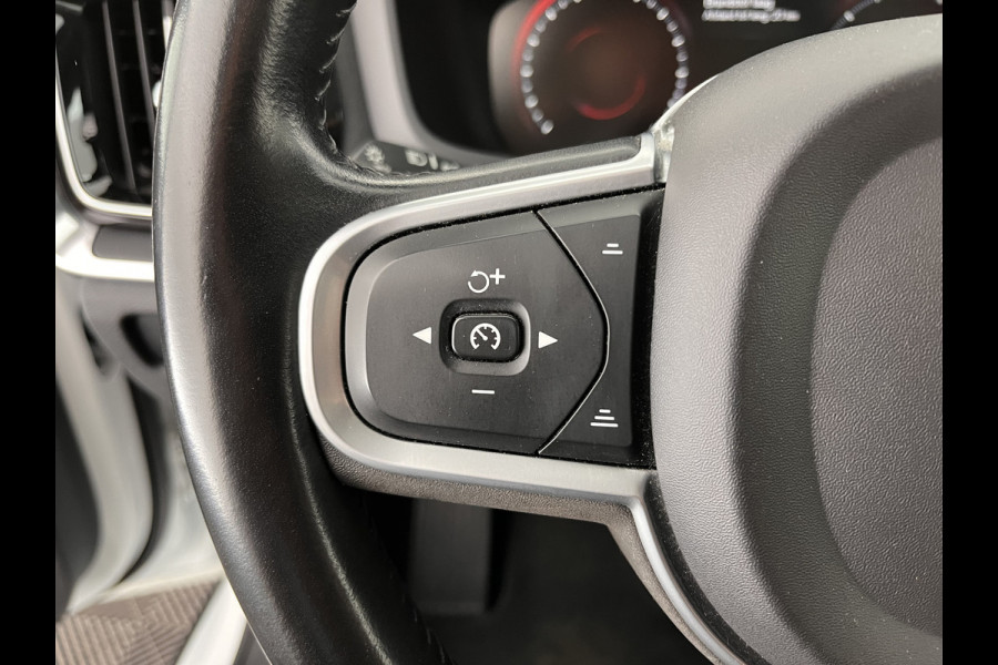 Volvo V60 2.0 D4 Momentum Maxton-Design *FULL-LED | LEATHER-MICROFIBRE | DIGI-COCKPIT | NAVI-FULLMAP | HEATED-COMFORTSEATS | ECC | PDC | CRUISE | LANE-ASSIST | CARPLAY | 20''ALU *