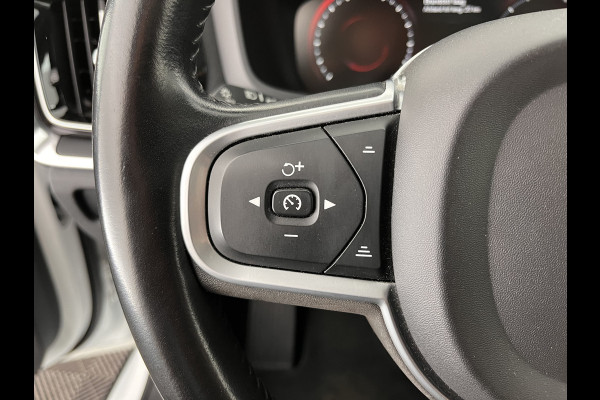 Volvo V60 2.0 D4 Momentum Maxton-Design *FULL-LED | LEATHER-MICROFIBRE | DIGI-COCKPIT | NAVI-FULLMAP | HEATED-COMFORTSEATS | ECC | PDC | CRUISE | LANE-ASSIST | CARPLAY | 20''ALU *