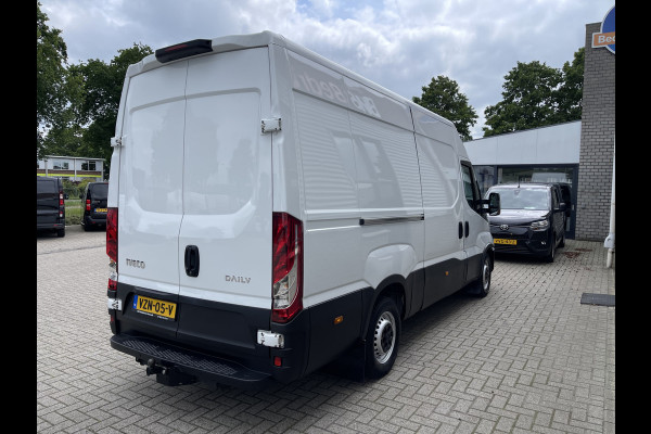 Iveco Daily 35S16V 2.3 L2H2 160pk / vaste prijs rijklaar € 21.950 ex btw / bpm vrij / euro 6 diesel / lease vanaf € 358 / airco / pdc en opstap achter / trekhaak 3500 kg !