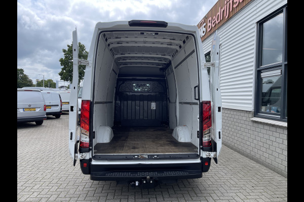 Iveco Daily 35S16V 2.3 L2H2 160pk / vaste prijs rijklaar € 21.950 ex btw / bpm vrij / euro 6 diesel / lease vanaf € 358 / airco / pdc en opstap achter / trekhaak 3500 kg !