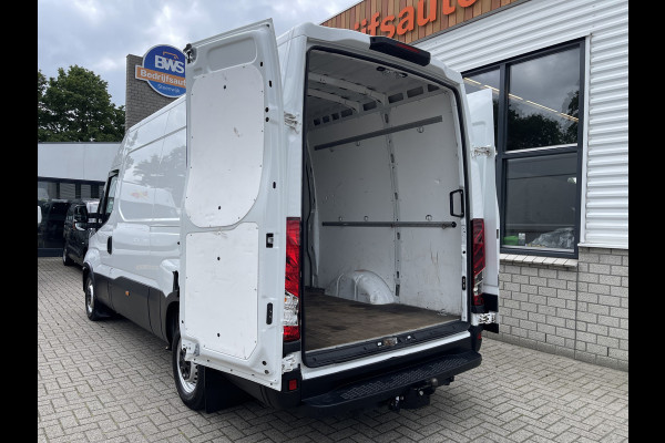 Iveco Daily 35S16V 2.3 L2H2 160pk / vaste prijs rijklaar € 21.950 ex btw / bpm vrij / euro 6 diesel / lease vanaf € 358 / airco / pdc en opstap achter / trekhaak 3500 kg !