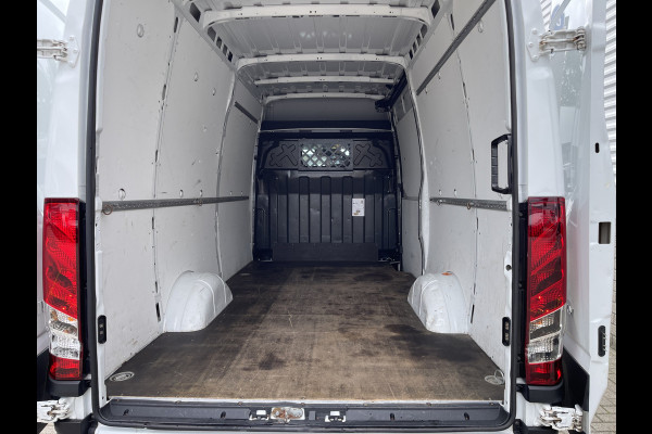 Iveco Daily 35S16V 2.3 L2H2 160pk / vaste prijs rijklaar € 21.950 ex btw / bpm vrij / euro 6 diesel / lease vanaf € 358 / airco / pdc en opstap achter / trekhaak 3500 kg !