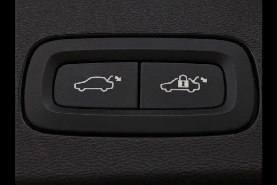 Volvo V60 2.0 B4 Inscription | Panoramadak | Trekhaak | Leder | Stoel & stuurverwarming | Head-Up | Adaptive cruise | Harman/Kardon | 360 camera | Carplay | Navigatie | Memory | Full LED | Keyless