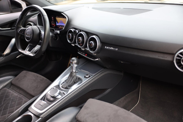 Audi TT 2.0 TFSI Quattro S Line / 230 PK / AUT / Navi / Airco / Virtual Cockpit / Camera / Lane Assist / Cruise Control / 20 Inch