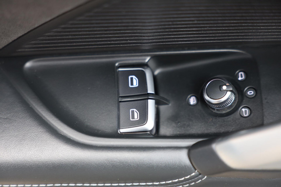 Audi TT 2.0 TFSI Quattro S Line / 230 PK / AUT / Navi / Airco / Virtual Cockpit / Camera / Lane Assist / Cruise Control / 20 Inch