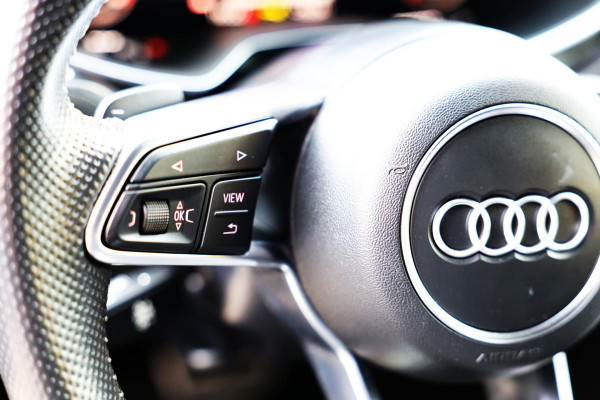 Audi TT 2.0 TFSI Quattro S Line / 230 PK / AUT / Navi / Airco / Virtual Cockpit / Camera / Lane Assist / Cruise Control / 20 Inch