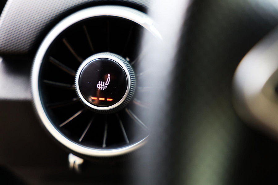 Audi TT 2.0 TFSI Quattro S Line / 230 PK / AUT / Navi / Airco / Virtual Cockpit / Camera / Lane Assist / Cruise Control / 20 Inch