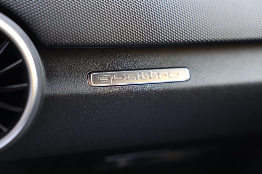 Audi TT 2.0 TFSI Quattro S Line / 230 PK / AUT / Navi / Airco / Virtual Cockpit / Camera / Lane Assist / Cruise Control / 20 Inch