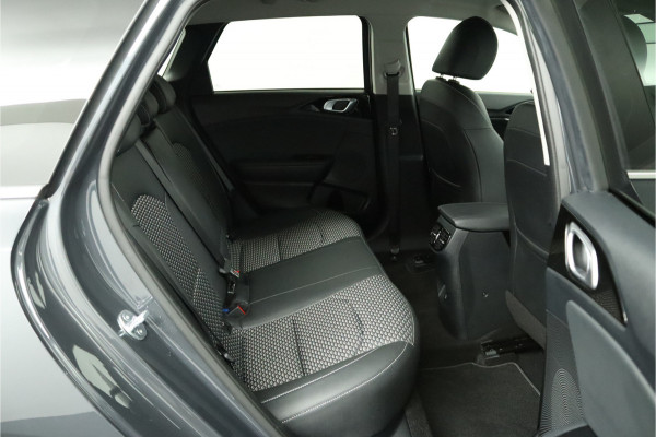 Kia Ceed Sportswagon 1.5 T-GDi DynamicPlusLine Apple Carplay/Android Auto - Cruise Control Adaptief - Dodehoekdetectie - Navigatiesysteem - Stuur/Stoelverwarming - Fabrieksgarantie tot 08-2031