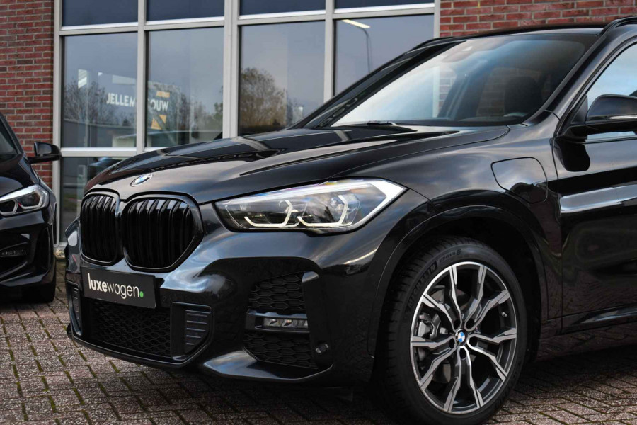 BMW X1 xDrive25e M-Sport Trekhaak 19inch DAB El-Klep