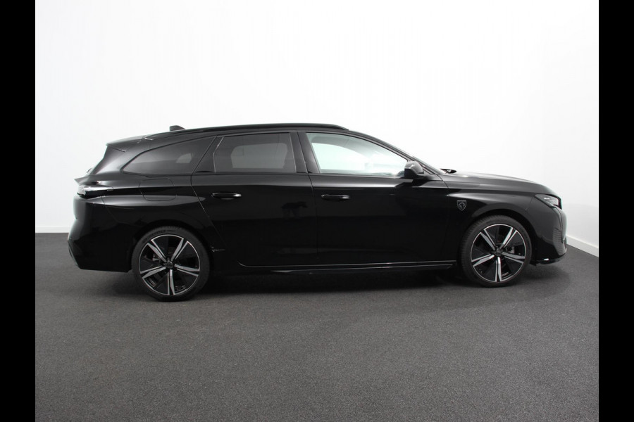 Peugeot 308 1.2 PureTech GT | DEMO ! | Climate control Adaptive cruise control Parkeersensoren Achteruitrijcamera Navigatie Voorstoelen verwarmd LED Apple Carplay/ Android Auto