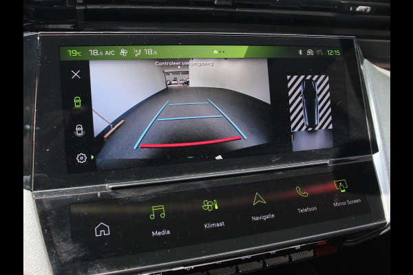 Peugeot 308 1.2 PureTech GT | DEMO ! | Climate control Adaptive cruise control Parkeersensoren Achteruitrijcamera Navigatie Voorstoelen verwarmd LED Apple Carplay/ Android Auto