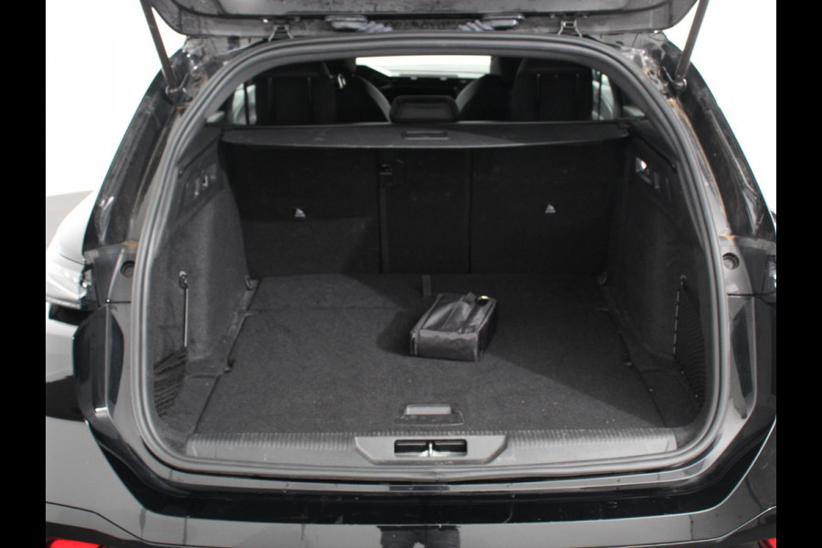 Peugeot 308 1.2 PureTech GT | DEMO ! | Climate control Adaptive cruise control Parkeersensoren Achteruitrijcamera Navigatie Voorstoelen verwarmd LED Apple Carplay/ Android Auto