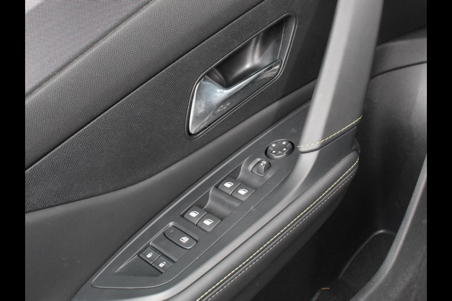 Peugeot 308 1.2 PureTech GT | DEMO ! | Climate control Adaptive cruise control Parkeersensoren Achteruitrijcamera Navigatie Voorstoelen verwarmd LED Apple Carplay/ Android Auto