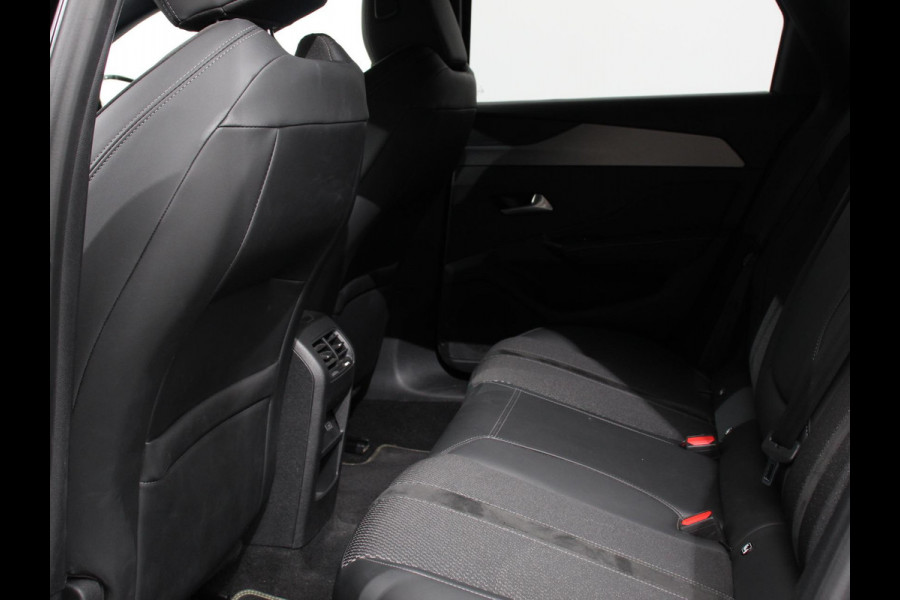 Peugeot 308 1.2 PureTech GT | DEMO ! | Climate control Adaptive cruise control Parkeersensoren Achteruitrijcamera Navigatie Voorstoelen verwarmd LED Apple Carplay/ Android Auto