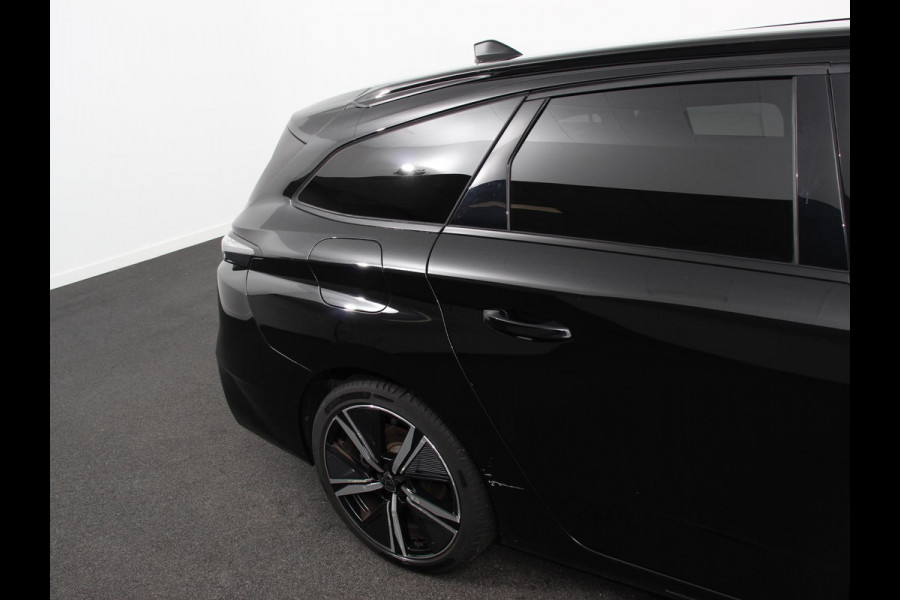 Peugeot 308 1.2 PureTech GT | DEMO ! | Climate control Adaptive cruise control Parkeersensoren Achteruitrijcamera Navigatie Voorstoelen verwarmd LED Apple Carplay/ Android Auto