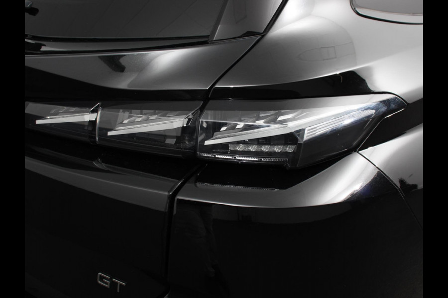 Peugeot 308 1.2 PureTech GT | DEMO ! | Climate control Adaptive cruise control Parkeersensoren Achteruitrijcamera Navigatie Voorstoelen verwarmd LED Apple Carplay/ Android Auto