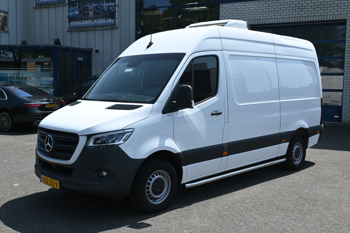 Mercedes-Benz Sprinter 316 CDI L2H2 Harderwijk KOEL/VRIES D/N Thermo King 3500 kg Trekgewicht, LED, MBUX navigatie met camera, Leder stuurwiel Mercedes-Benz Sprinter 316 CDI L2H2 Harderwijk KOEL/VRIES D/N Thermo King 3500 kg Trekgewicht, LED, MBUX navigatie met camera, Leder stuurwiel