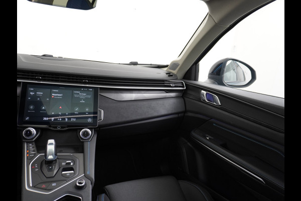 Lynk & Co 01 1.5 PHEV AUT-7 261pk Pano-Schuif-K-dak 20" 360°Camera Apple Carplay Android Auto Adaptive-Cr NaviPdc-a+v Ecc Keyless Led M-Bux P Elek.Memory.Stoel File assistent Dodehoek detector Elektrisch bedienbare achterklep Rijstrooksensor Wifi Verkeersbord detectie 425Nm koppel 3,6kw laadvermogen €44.882 Nieuwprijs 1e Eigenaar Origineel NLse auto!