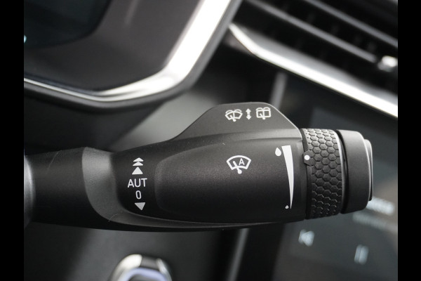 Lynk & Co 01 1.5 PHEV AUT-7 261pk Pano-Schuif-K-dak 20" 360°Camera Apple Carplay Android Auto Adaptive-Cr NaviPdc-a+v Ecc Keyless Led M-Bux P Elek.Memory.Stoel File assistent Dodehoek detector Elektrisch bedienbare achterklep Rijstrooksensor Wifi Verkeersbord detectie 425Nm koppel 3,6kw laadvermogen €44.882 Nieuwprijs 1e Eigenaar Origineel NLse auto!
