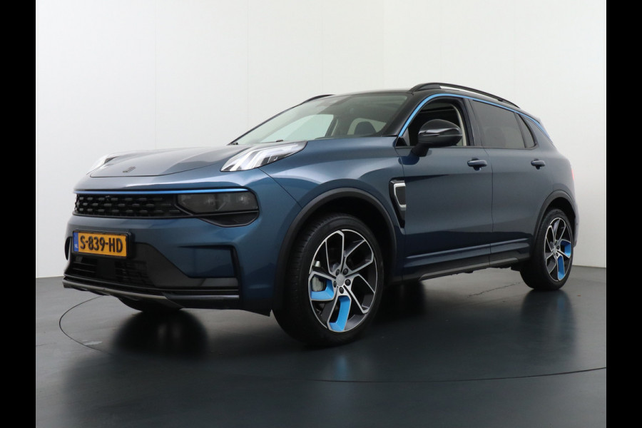 Lynk & Co 01 1.5 PHEV AUT-7 261pk Pano-Schuif-K-dak 20" 360°Camera Apple Carplay Android Auto Adaptive-Cr NaviPdc-a+v Ecc Keyless Led M-Bux P Elek.Memory.Stoel File assistent Dodehoek detector Elektrisch bedienbare achterklep Rijstrooksensor Wifi Verkeersbord detectie 425Nm koppel 3,6kw laadvermogen €44.882 Nieuwprijs 1e Eigenaar Origineel NLse auto!