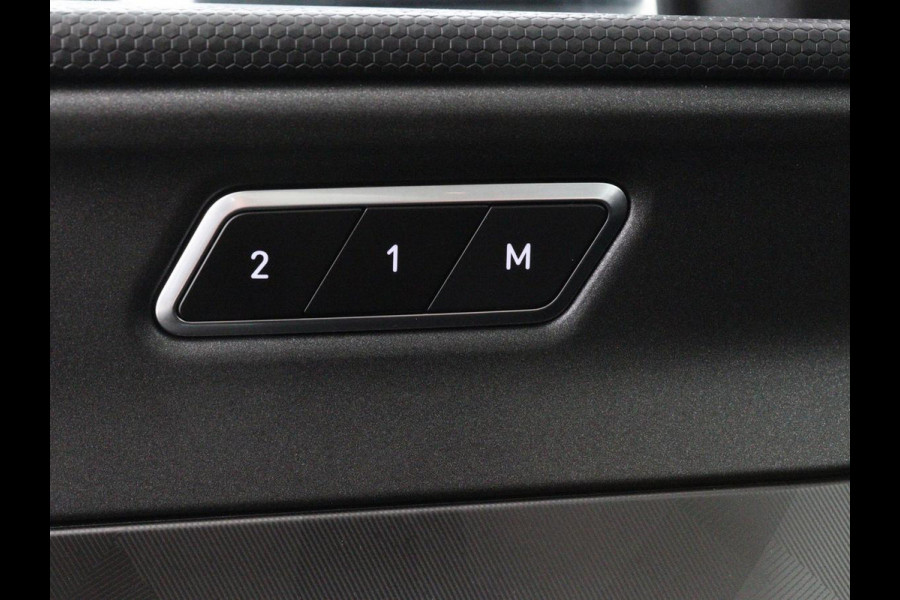 Lynk & Co 01 1.5 Plug In | Panoramadak | Infinity by Harman | 360 camera | Adaptive cruise | Stoelverwarming | Carplay | Memory | Full LED