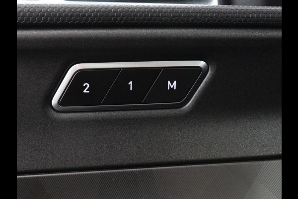 Lynk & Co 01 1.5 Plug In | Panoramadak | Infinity by Harman | 360 camera | Adaptive cruise | Stoelverwarming | Carplay | Memory | Full LED