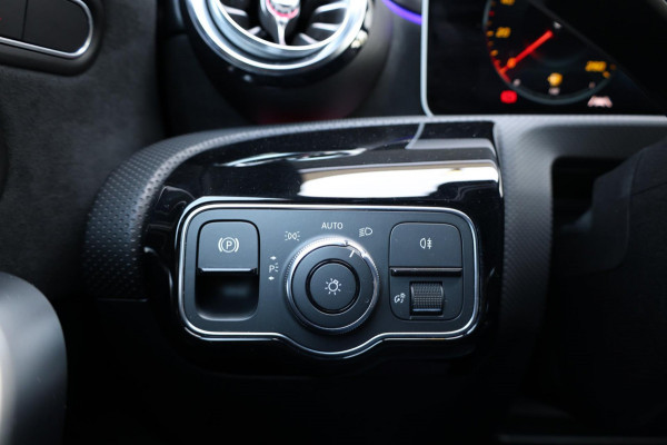 Mercedes-Benz A-Klasse 200 AMG Line LED/SFEER/PANORAMADAK/HALF LEER+S.VERWARMING+MEMORY/CAM/LINE/ACC/ECC/12 MDN GARANTIE!