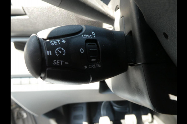 Citroën Jumpy 2.0 BlueHDI 150 pk L3 airco ,apple carplay ,navigatie . 3 zits