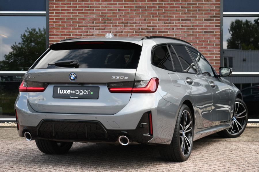 BMW 3 Serie Touring 330e xDrive M-Sport Pano ACC 360 H/K El-zetels HUD 19inch