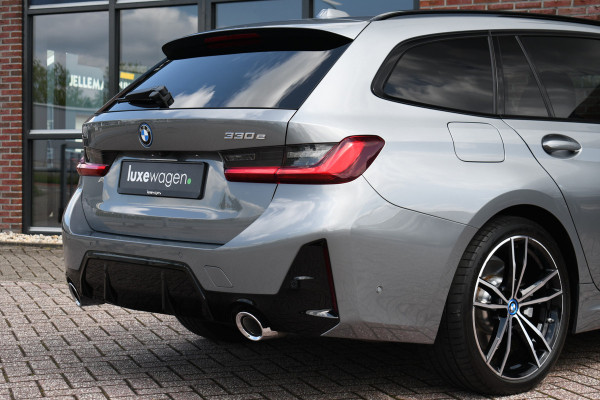 BMW 3 Serie Touring 330e xDrive M-Sport Pano ACC 360 H/K El-zetels HUD 19inch