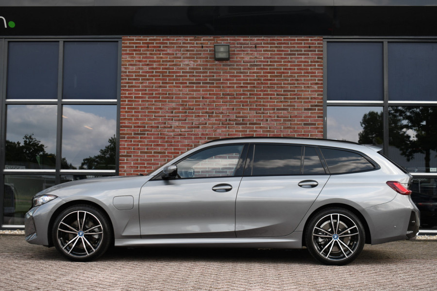 BMW 3 Serie Touring 330e xDrive M-Sport Pano ACC 360 H/K El-zetels HUD 19inch