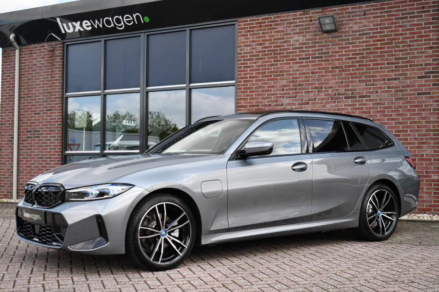 BMW 3 Serie Touring 330e xDrive M-Sport Pano ACC 360 H/K El-zetels HUD 19inch