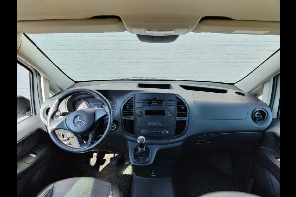Mercedes-Benz Vito 111 CDI Lang Dubbele Cabine Airco Trekhaak Imperial+Ladderrol Bluetooth Licht/Regen-Sensor Betonplex Vloer Lat om Lat Betimmering Zijschuifdeur Comfort 1e eigenaar! Euro 6