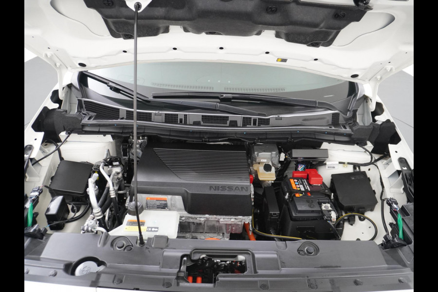 Nissan Leaf Tekna 40 kWh BOSE AUDI | STOELVERWARMING VOOR + ACHTER | RIJKLAAR INCL. 12 MND. BOVAGGARANTIE