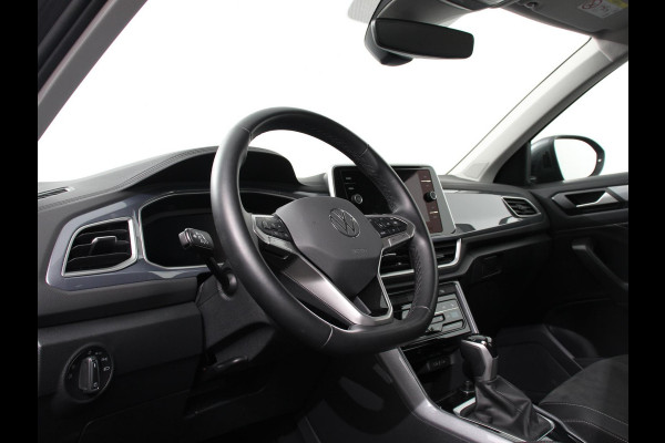 Volkswagen T-Roc 1.5 TSI 150pk DSG Style Navigatie Apple Carplay/Android Auto Digitale Cockpit Climate Control Lichtmetalen velgen