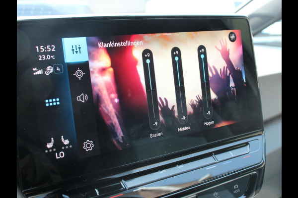 Volkswagen ID.3 Life 58 kWh Climate control Navigatie Cruise control Parkeersensoren voor + achter LED Voorstoelen verwarmd Apple Carplay/ Android Auto