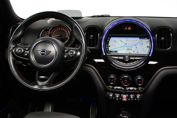 MINI Countryman 2.0 Cooper S JCW 192 PK Facelift | Pano-dak | CarPlay | Harman/Kardon | HUD | Stoelverwarming | Trekhaak | LED | PDC |