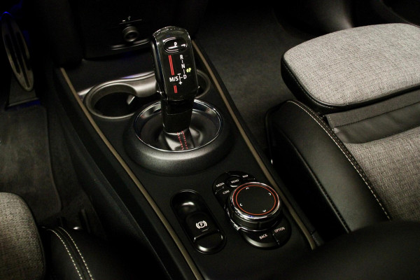 MINI Countryman 2.0 Cooper S JCW 192 PK Facelift | Pano-dak | CarPlay | Harman/Kardon | HUD | Stoelverwarming | Trekhaak | LED | PDC |