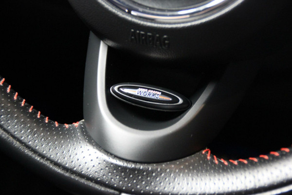 MINI Countryman 2.0 Cooper S JCW 192 PK Facelift | Pano-dak | CarPlay | Harman/Kardon | HUD | Stoelverwarming | Trekhaak | LED | PDC |