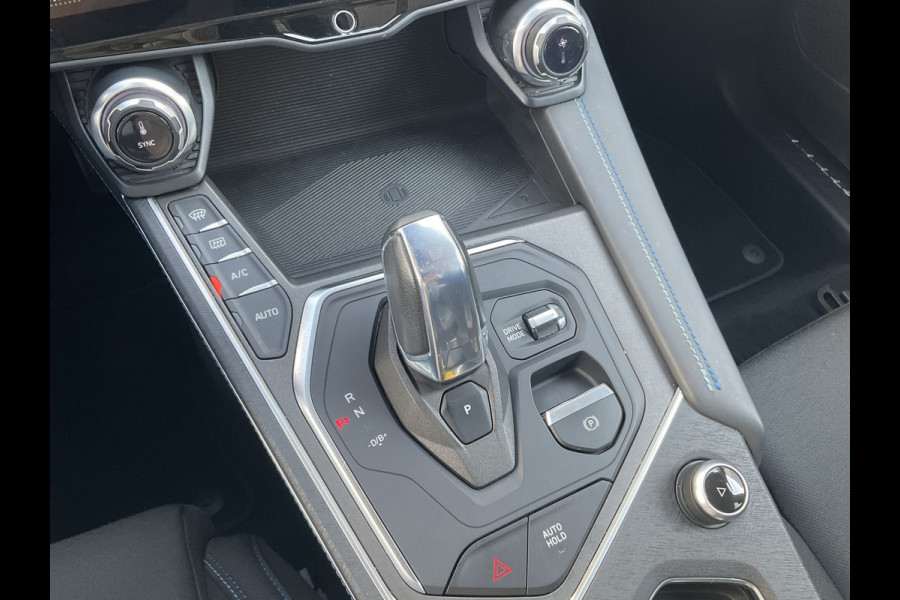 Lynk & Co 01 1.5 262PK PHEV Caplay 360°Cam Stoellverw. Pano.dak Plug-in